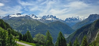 Panorama sur le massiv du Mont-Blanc