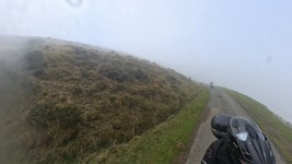 arrivée dans la brume